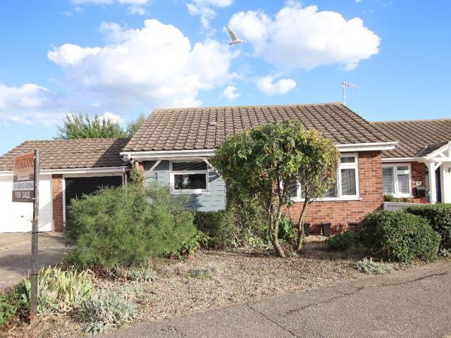 2 bedroom bungalow for sale