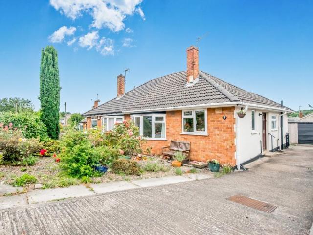 2 bedroom bungalow for sale