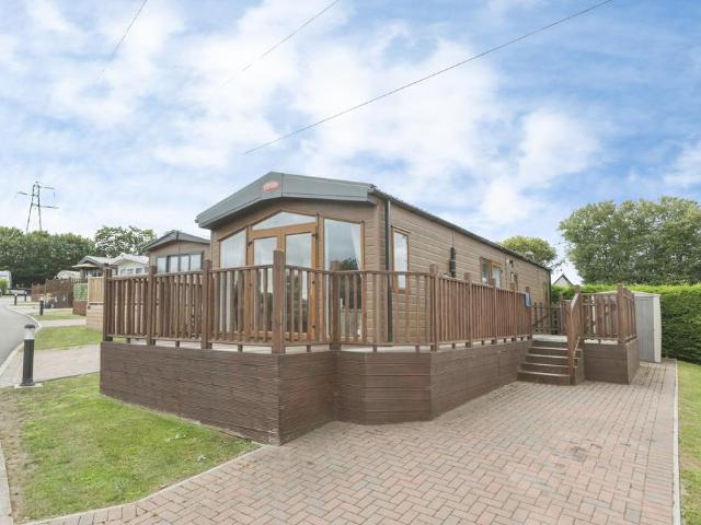 2 bedroom bungalow for sale