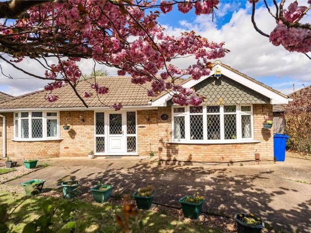 2 bedroom bungalow for sale