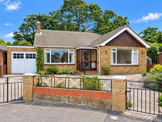 2 bedroom bungalow for sale