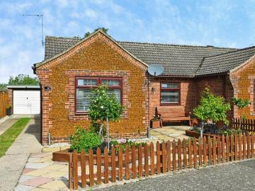 2 bedroom bungalow for sale