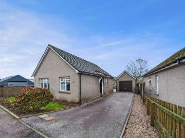 2 bedroom bungalow for sale