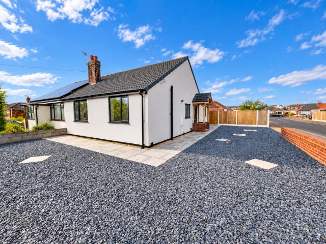 2 bedroom bungalow for sale