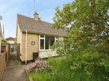 2 bedroom bungalow for sale
