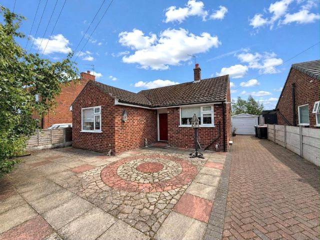 2 bedroom bungalow for sale