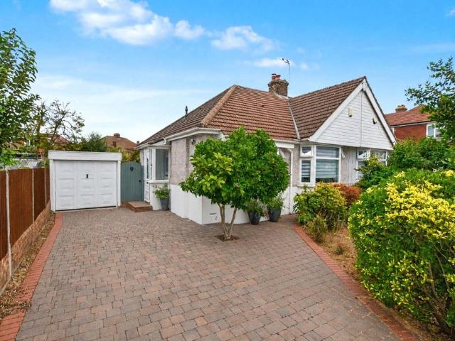 2 bedroom bungalow for sale