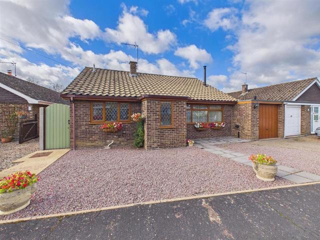2 bedroom bungalow for sale