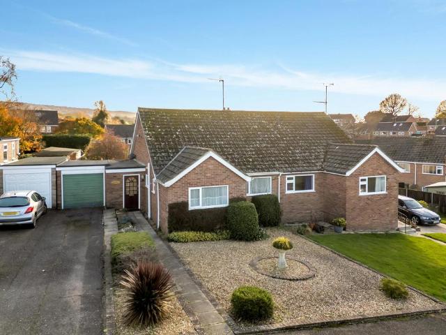 2 bedroom bungalow for sale