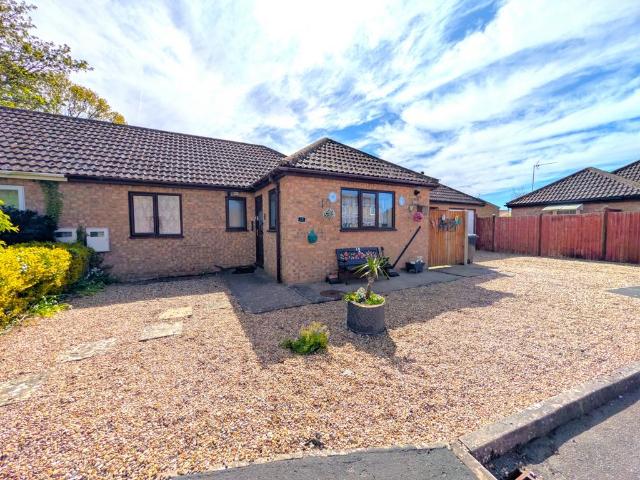 2 bedroom bungalow for sale