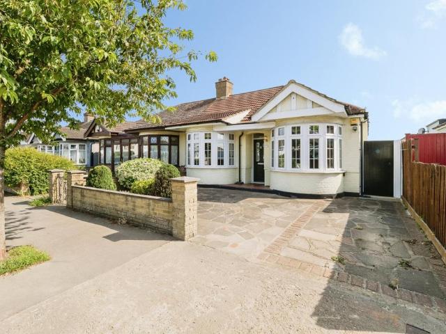 2 bedroom bungalow for sale