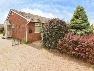 2 bedroom bungalow for sale