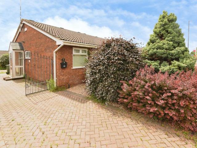 2 bedroom bungalow for sale