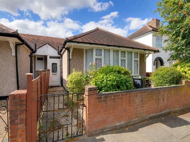 2 bedroom bungalow for sale