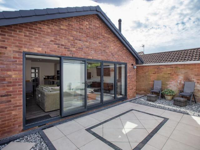 2 bedroom bungalow for sale