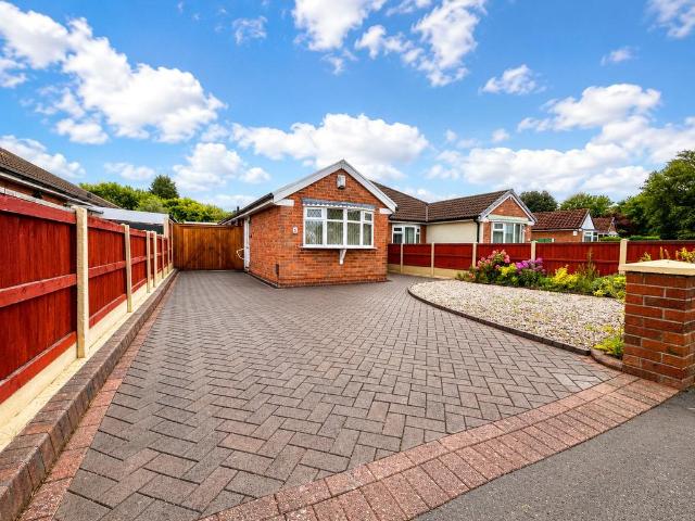 2 bedroom bungalow for sale
