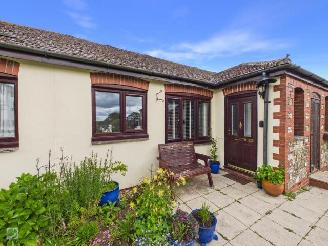 2 bedroom bungalow for sale