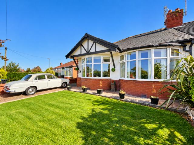 2 bedroom bungalow for sale