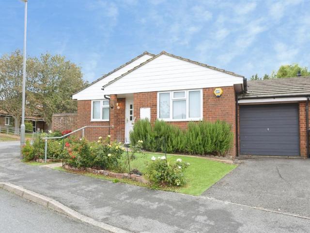 2 bedroom bungalow for sale