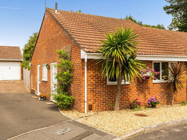 2 bedroom bungalow for sale