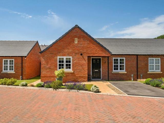 2 bedroom bungalow for sale