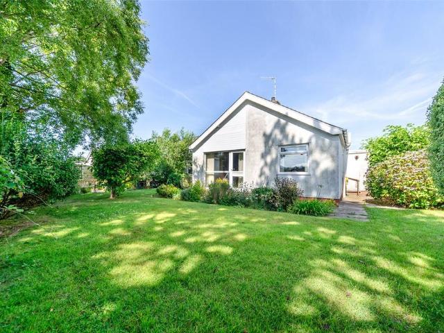 2 bedroom bungalow for sale