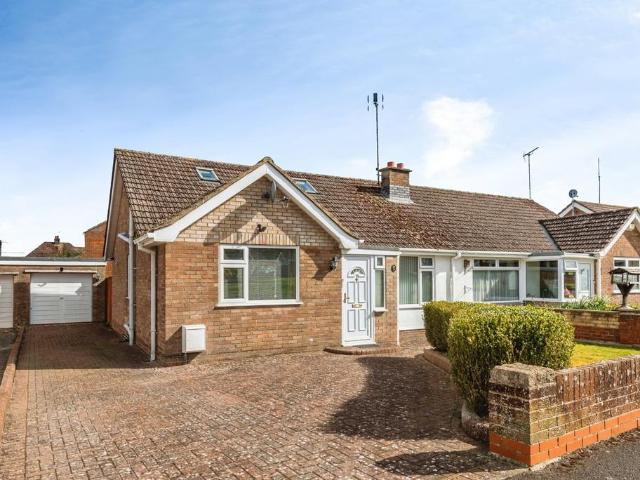 2 bedroom bungalow for sale