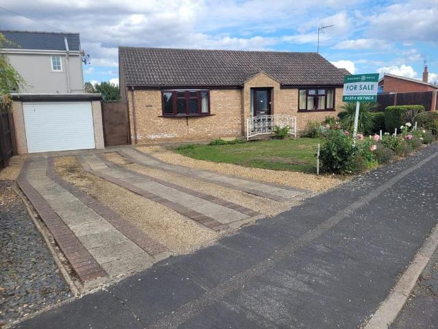 2 bedroom bungalow for sale