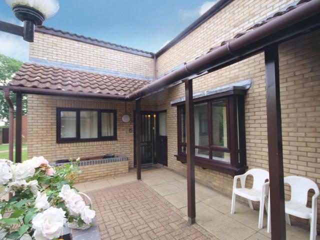 2 bedroom bungalow for sale