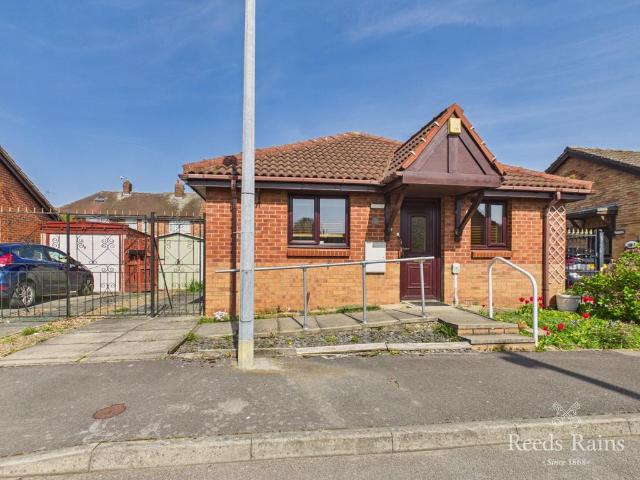 2 bedroom bungalow for sale