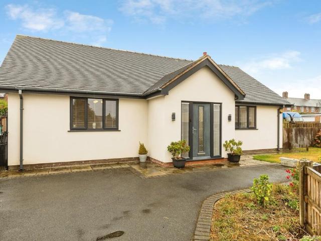 2 bedroom bungalow for sale