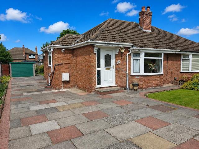 2 bedroom bungalow for sale