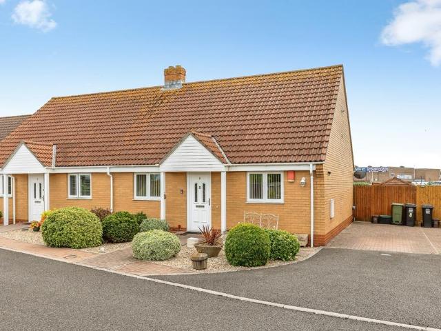 2 bedroom bungalow for sale