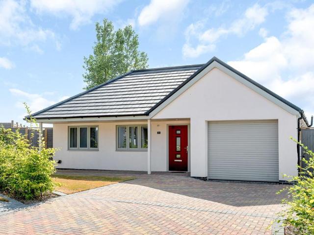 2 bedroom bungalow for sale