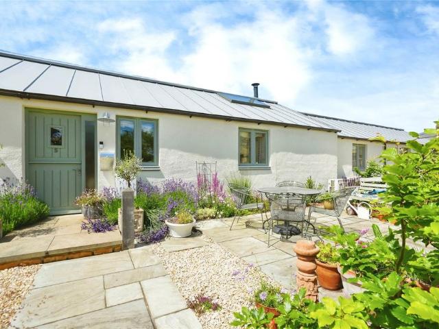 2 bedroom bungalow for sale