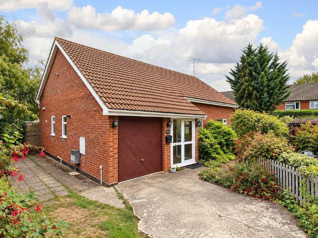 2 bedroom bungalow for sale