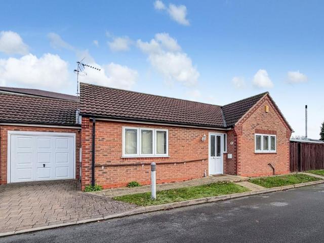 2 bedroom bungalow for sale
