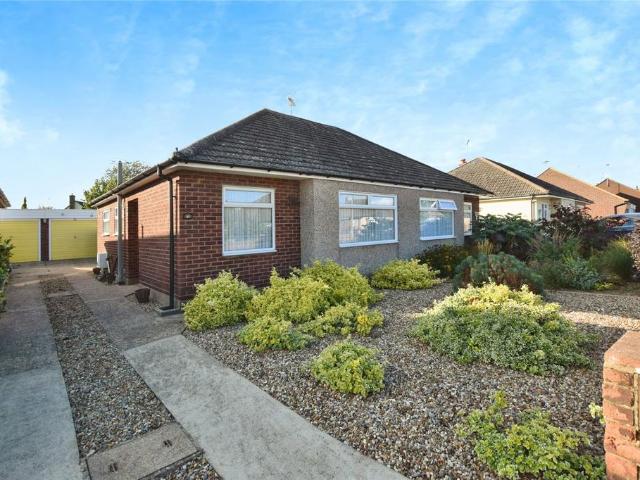 2 bedroom bungalow for sale