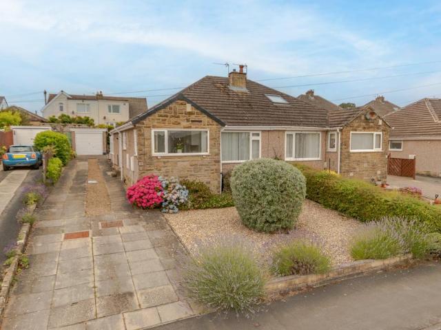 2 bedroom bungalow for sale