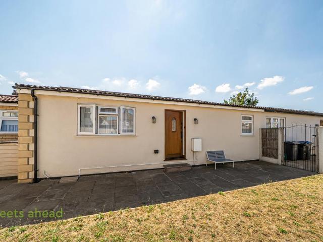 2 bedroom bungalow for sale