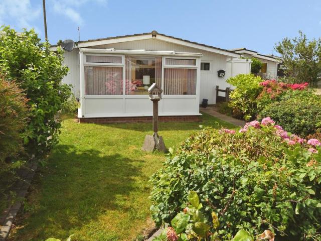 2 bedroom bungalow for sale