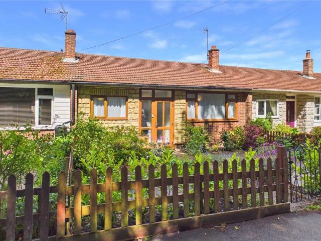 2 bedroom bungalow for sale