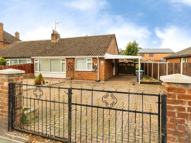 2 bedroom bungalow for sale