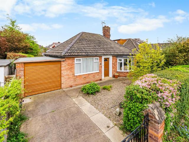 2 bedroom bungalow for sale