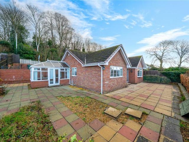 2 bedroom detached bungalow for sale