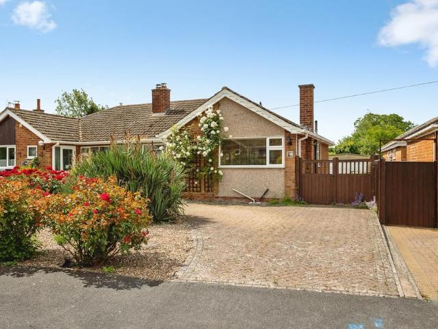 2 bedroom bungalow for sale