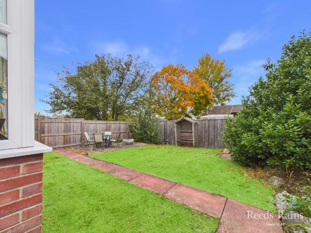 2 bedroom bungalow for sale