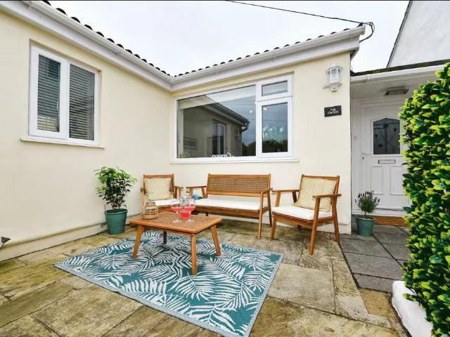 2 bedroom bungalow for sale