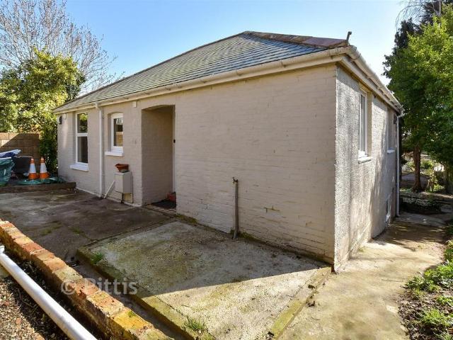2 bedroom bungalow for sale