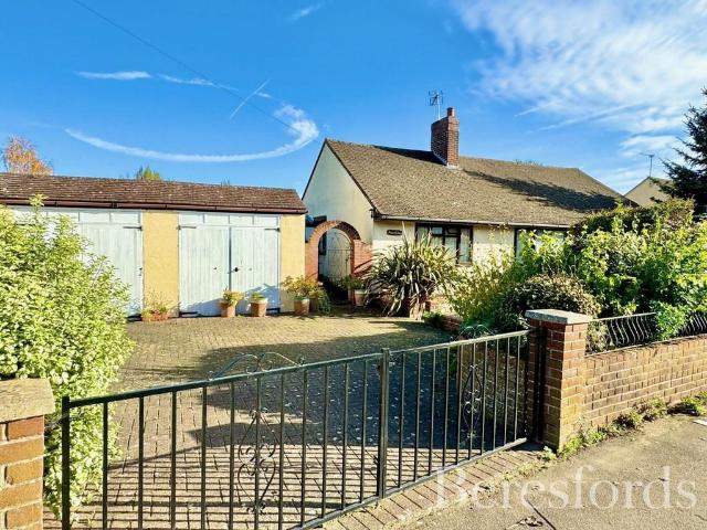 2 bedroom bungalow for sale